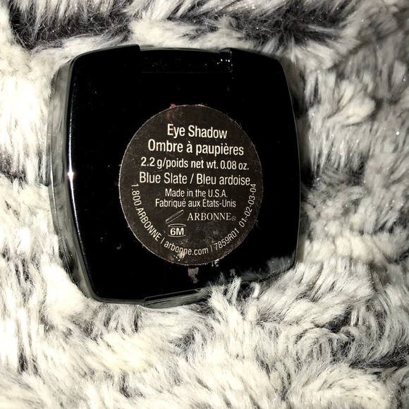 Blue ARBONNE eyeshadow - Picture 2 of 2